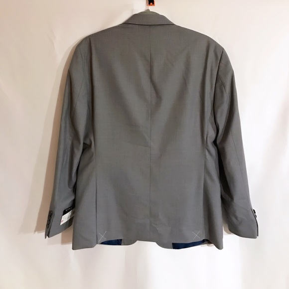 Men’s Suit - Picture 2 of 2